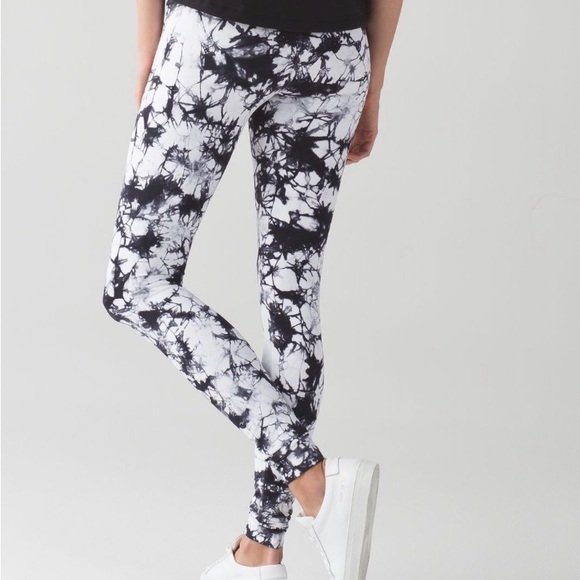 lululemon athletica Pants - Lululemon Wunder Under Pant (Hi-Rise) (Shibori)
Shibori White Black